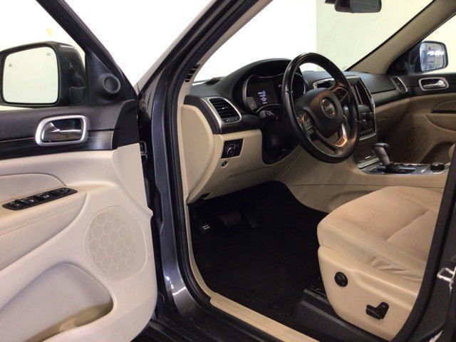 Used 2019 Jeep Grand Cherokee Laredo AWD/4WD image 20
