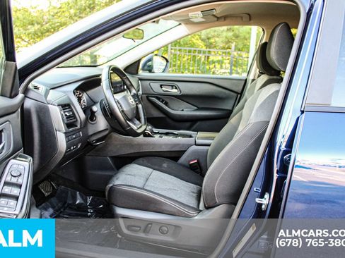 Used 2025 Nissan Rogue SV FWD image 16