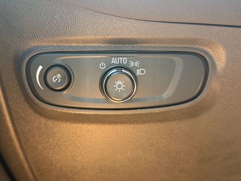 Certified 2024 Chevrolet Equinox LS w/ LS Convenience Package FWD image 32