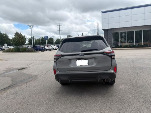 Used 2025 Subaru Forester Limited AWD/4WD image 17