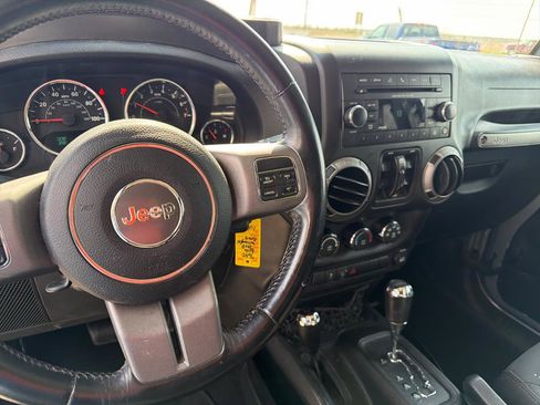 Used 2016 Jeep Wrangler Unlimited Sport image 15