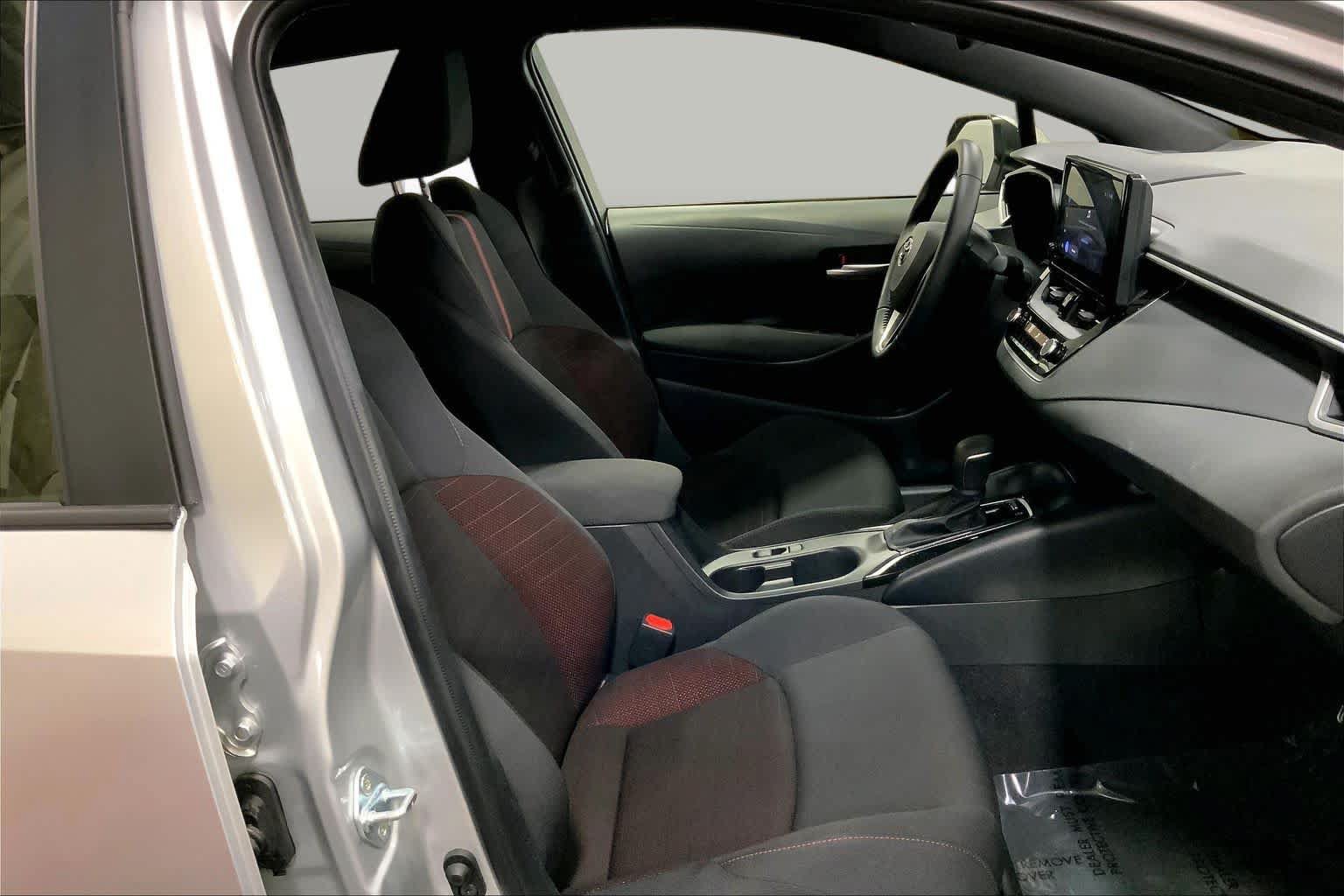 Used 2026 Toyota Corolla SE FWD image 9