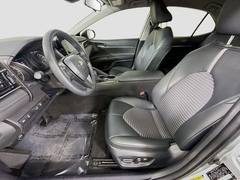 Used 2024 Toyota Camry SE image 19