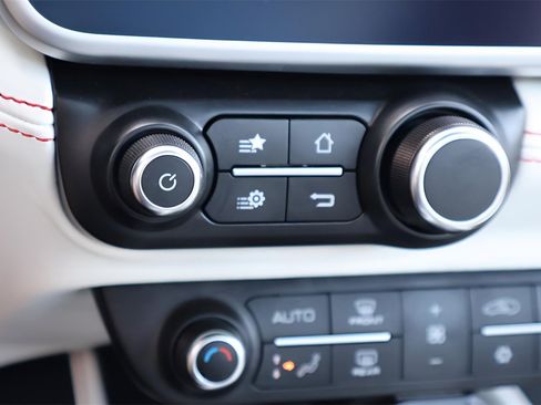 Used 2023 Ferrari Portofino M image 27