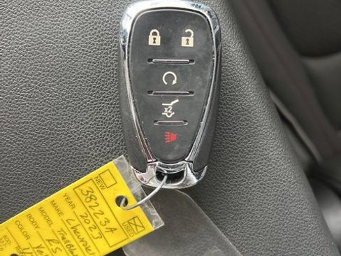 Used 2023 Chevrolet TrailBlazer RS w/ Sun and Liftgate Package image 4