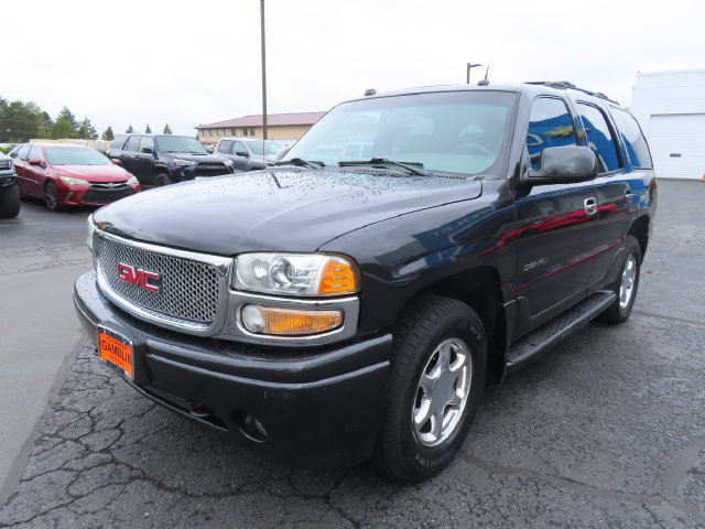 Used 2004 GMC Yukon Denali AWD/4WD image 3