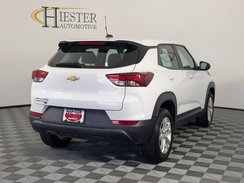 Used 2021 Chevrolet TrailBlazer LS AWD/4WD image 2