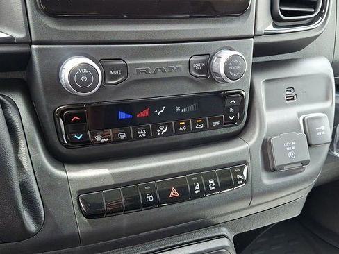 Used 2024 RAM ProMaster 2500 w/ Safety Group FWD image 11
