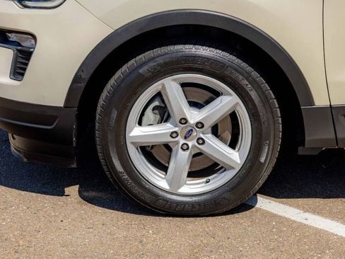 Used 2018 Ford Explorer XLT w/ Equipment Group 201A image 14