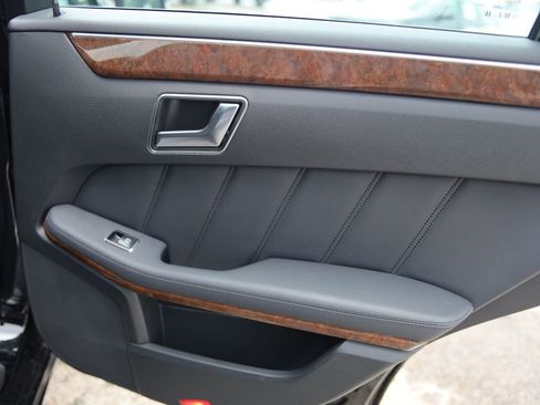 Used 2013 Mercedes-Benz E 350 4MATIC Sedan image 35