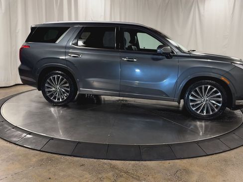 Used 2023 Hyundai Palisade Calligraphy w/ Cargo Package image 2