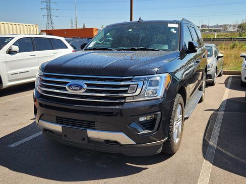 Used 2020 Ford Expedition XLT w/ Equipment Group 202A AWD/4WD image 4