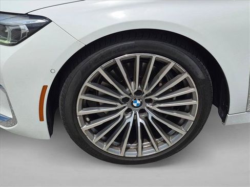 Used 2022 BMW 740i w/ Premium Package RWD image 21