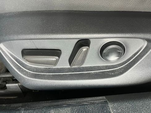 Used 2025 Toyota Camry SE w/ Multimedia Upgrade Package image 16