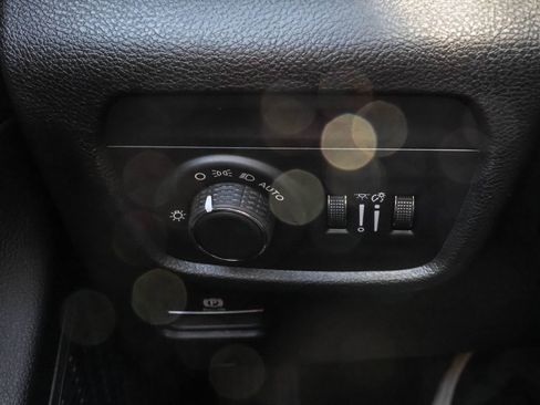 New 2025 Jeep Grand Cherokee Altitude image 28