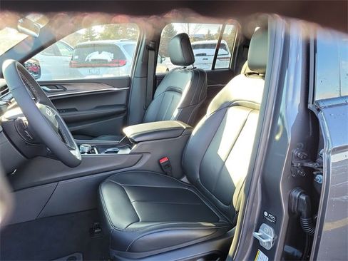 New 2025 Jeep Grand Cherokee Limited w/ Trailer Tow Package image 6