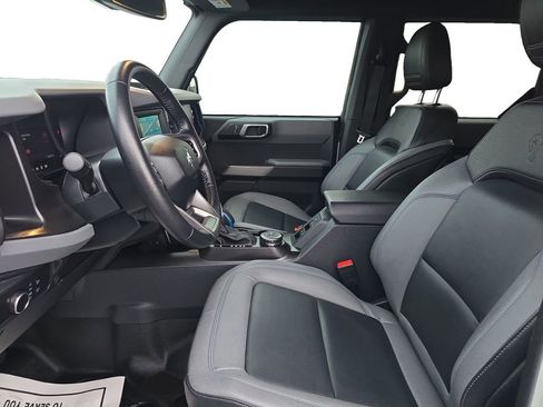 Used 2022 Ford Bronco Black Diamond image 11