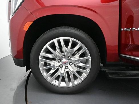 Used 2023 GMC Yukon XL Denali AWD/4WD image 6
