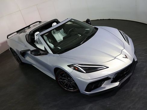 Used 2023 Chevrolet Corvette Stingray Preferred Cpe w/ Z51 Performance Package RWD image 7