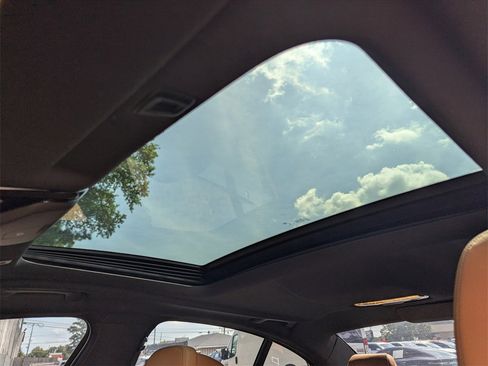 Used 2022 BMW M550i xDrive image 14