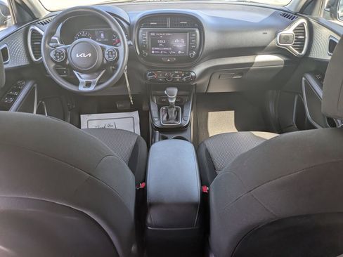 Certified 2022 Kia Soul LX FWD image 14