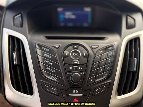 Used 2014 Ford Focus SE FWD image 18