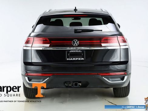 Used 2025 Volkswagen Atlas Cross Sport SE w/ Panoramic Sunroof Package image 8