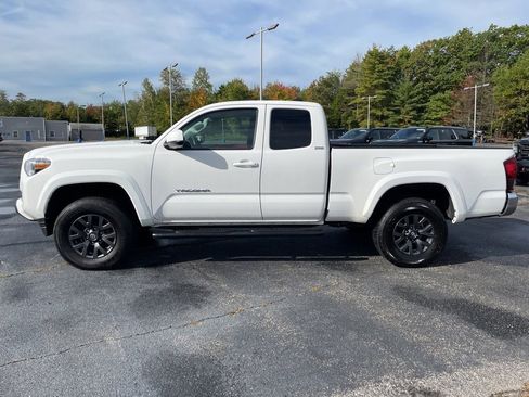Used 2022 Toyota Tacoma SR5 image 3