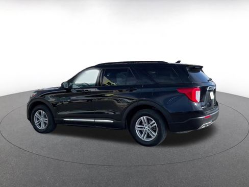 Used 2023 Ford Explorer XLT w/ Equipment Group 202A image 10