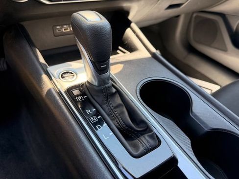 Used 2025 Nissan Altima 2.5 SV FWD image 21