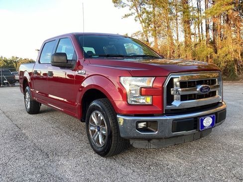 Used 2015 Ford F150 XLT image 3