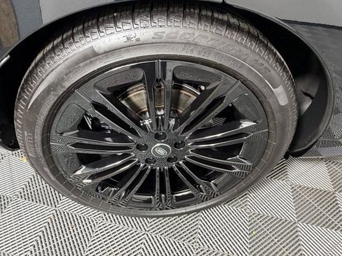 Used 2025 Land Rover Range Rover Long Wheelbase SE image 22