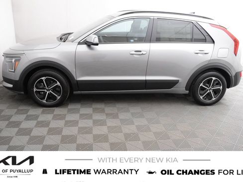 New 2026 Kia Niro EX FWD image 8