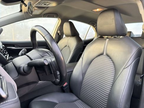 Used 2022 Toyota Camry SE image 17