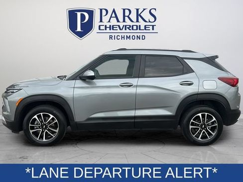Used 2025 Chevrolet TrailBlazer LT AWD/4WD image 4