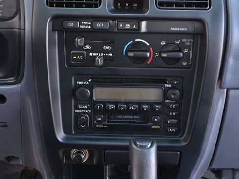 Used 2000 Toyota 4Runner SR5 AWD/4WD image 19