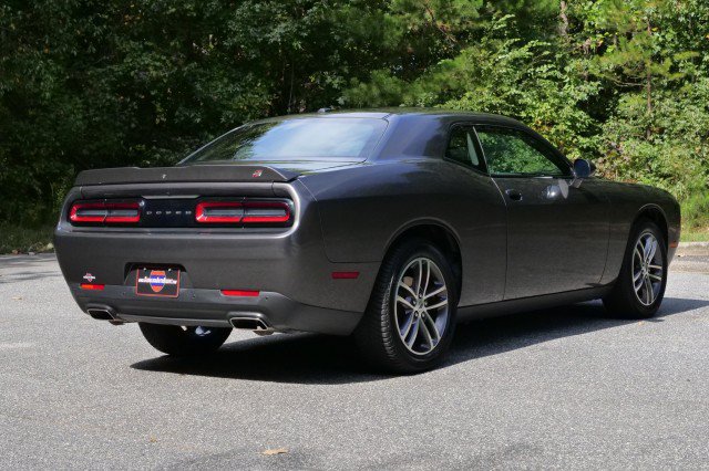 Used 2019 Dodge Challenger SXT w/ Driver Convenience Group AWD/4WD image 9