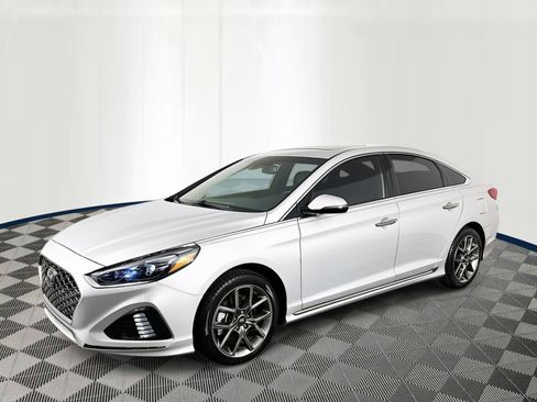 Used 2018 Hyundai Sonata Limited image 1