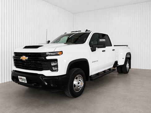 Used 2024 Chevrolet Silverado 3500 W/T w/ WT Convenience Package AWD/4WD image 3