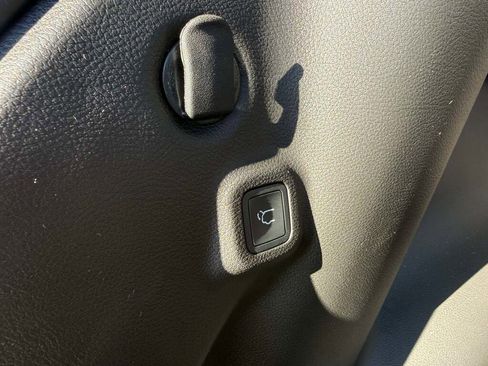 New 2026 Jeep Compass Limited image 34