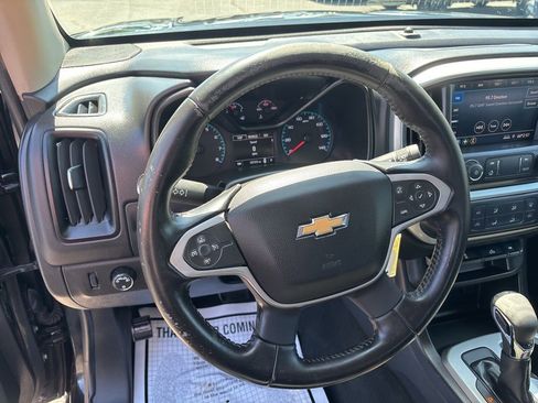 Used 2022 Chevrolet Colorado LT AWD/4WD image 20