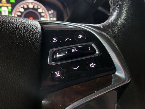 Used 2015 Cadillac Escalade Premium image 31