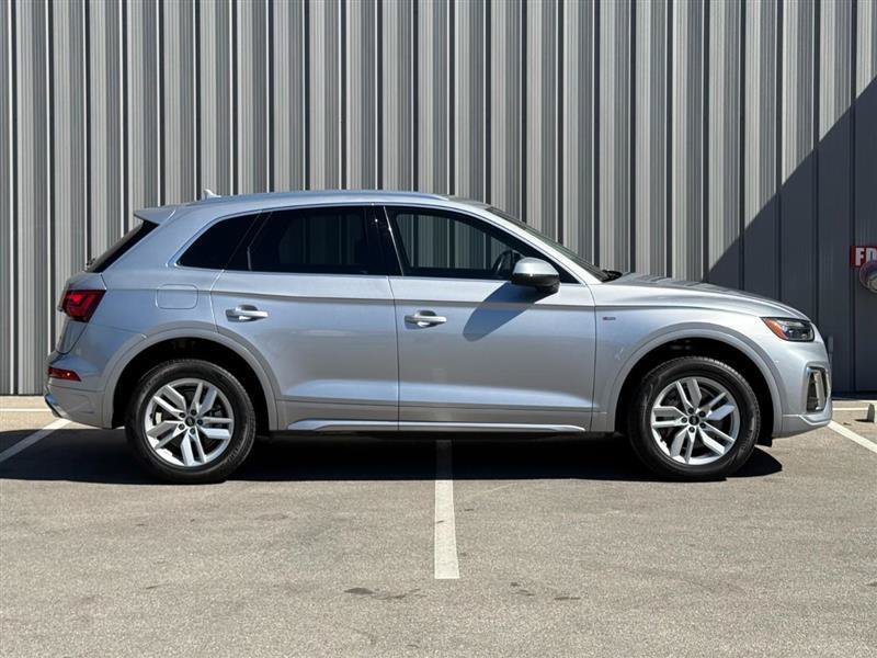 Used 2023 Audi Q5 2.0T Premium w/ Convenience Package AWD/4WD image 4