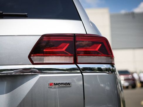 Used 2021 Volkswagen Atlas SEL Premium AWD/4WD image 16