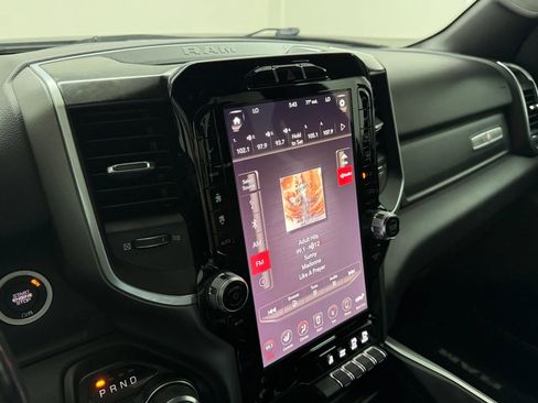 Used 2019 RAM 1500 Big Horn image 25