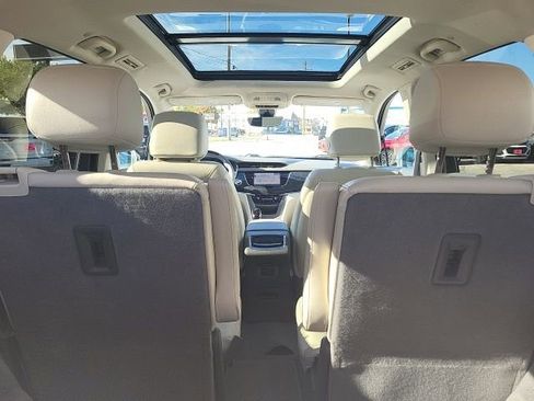 Used 2022 Cadillac XT6 Premium Luxury w/ Technology Package image 6