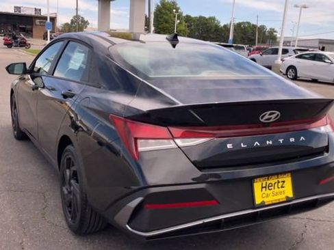 Used 2026 Hyundai Elantra Sport FWD image 8