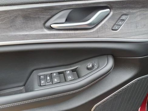 New 2025 Jeep Grand Cherokee L Limited w/ Black Appearance Package image 11