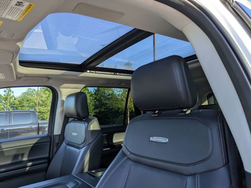 Certified 2025 Ford Expedition Platinum w/ Driver's Package AWD/4WD image 26