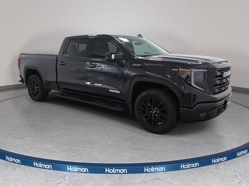 Used 2024 GMC Sierra 1500 Elevation w/ Elevation Premium Package AWD/4WD image 4